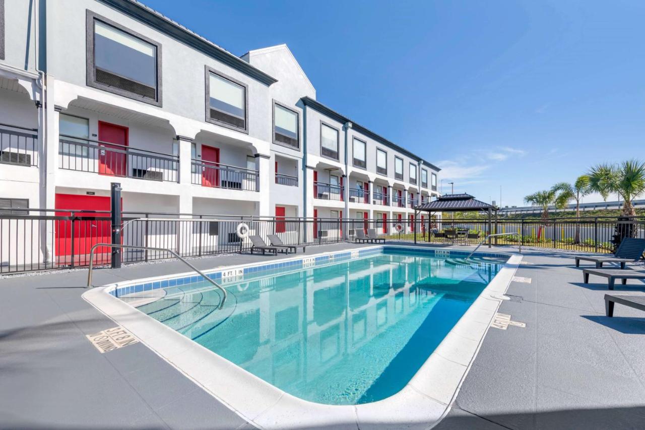 Super 8 By Wyndham Orlando Near Florida Mall Williamsburg Exterior photo
