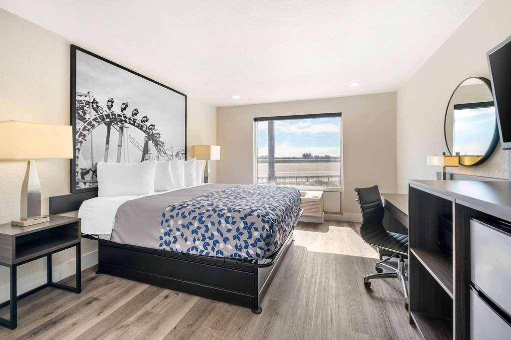 Super 8 By Wyndham Orlando Near Florida Mall Williamsburg Room photo
