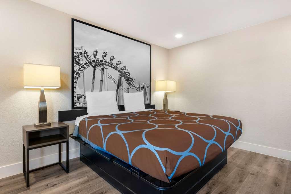 Super 8 By Wyndham Orlando Near Florida Mall Williamsburg Room photo